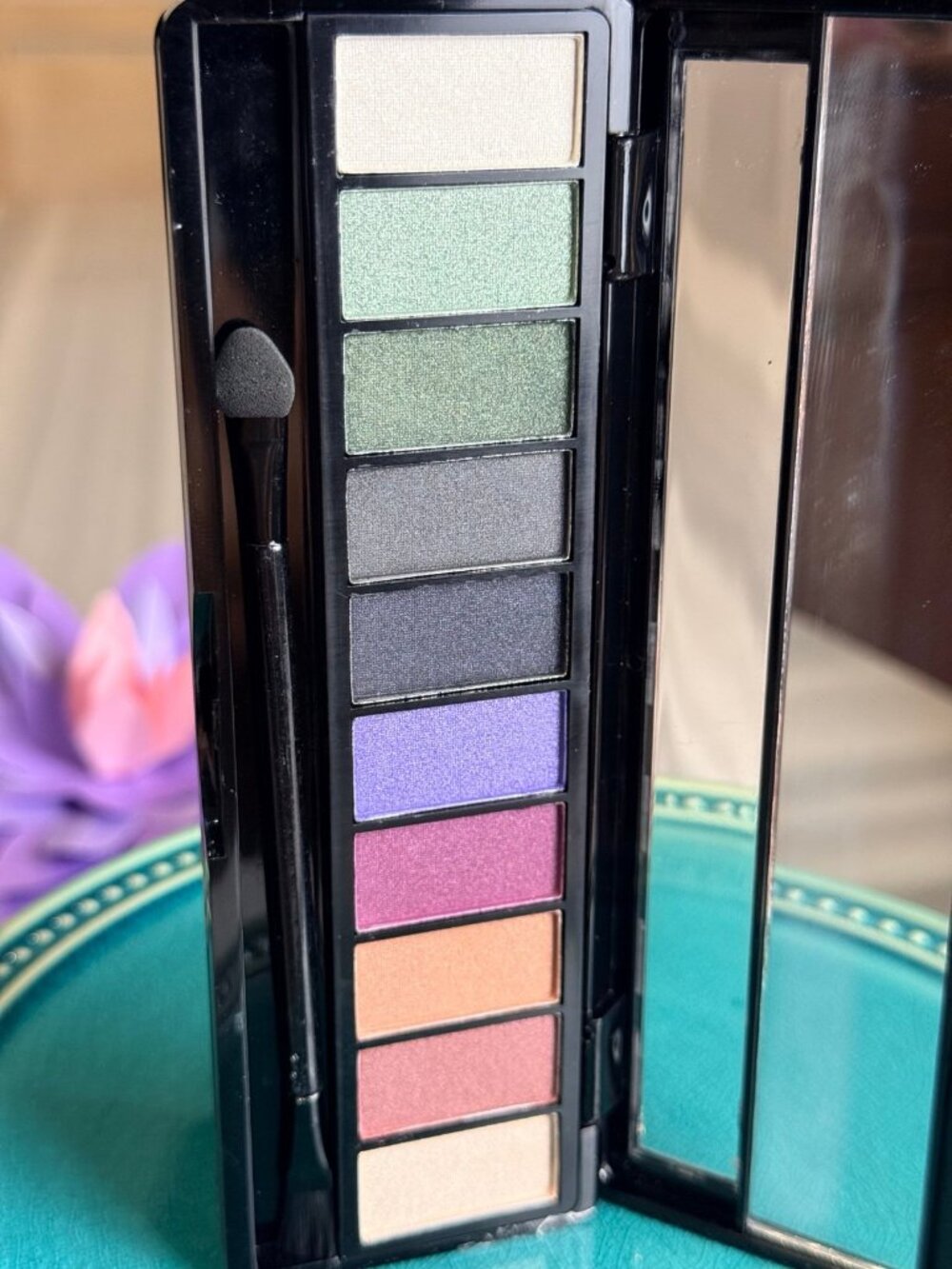 NEW Makeup Revolution Expert Eyes 10-Shade Eyeshadow Palette